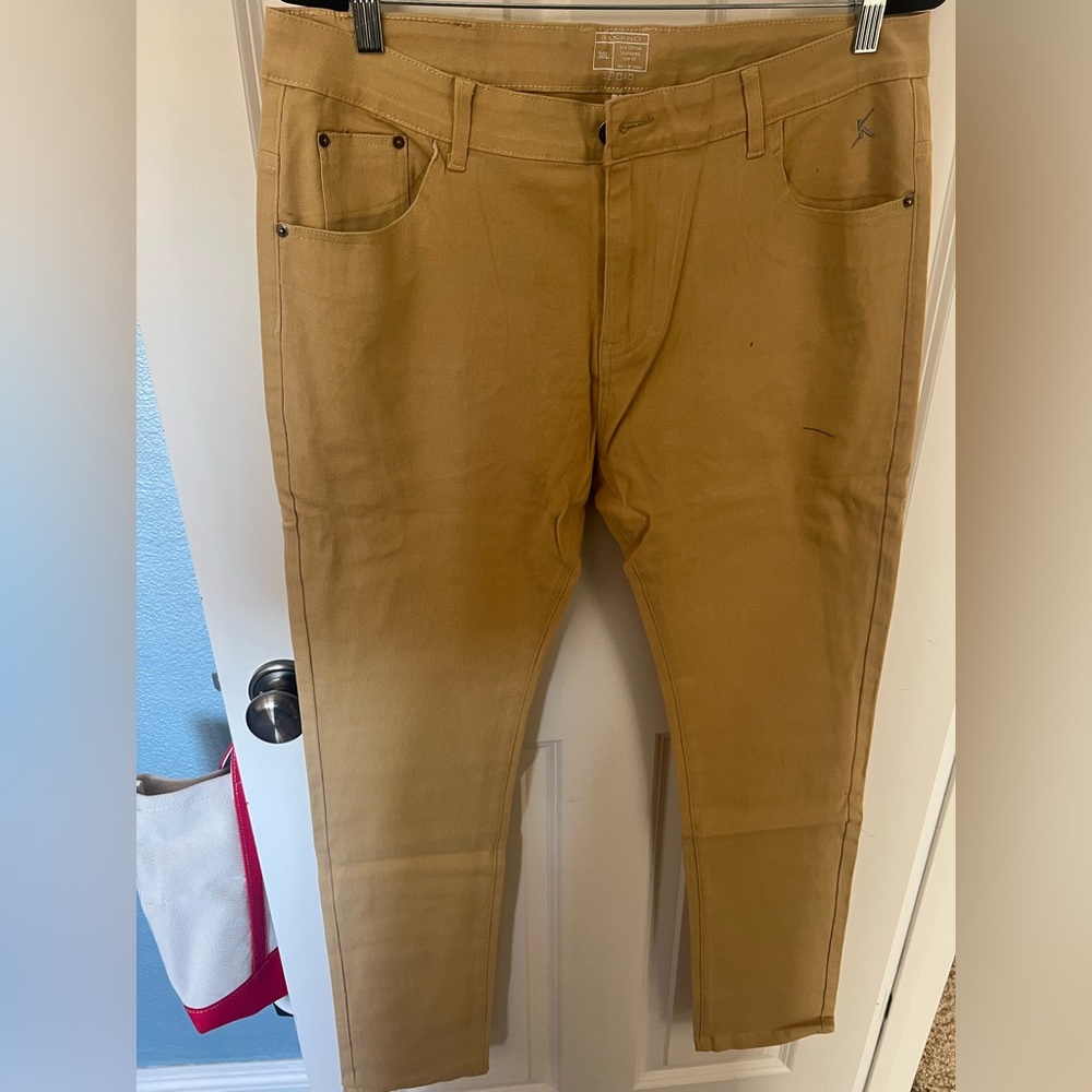NWT Men's Khaki Jeans